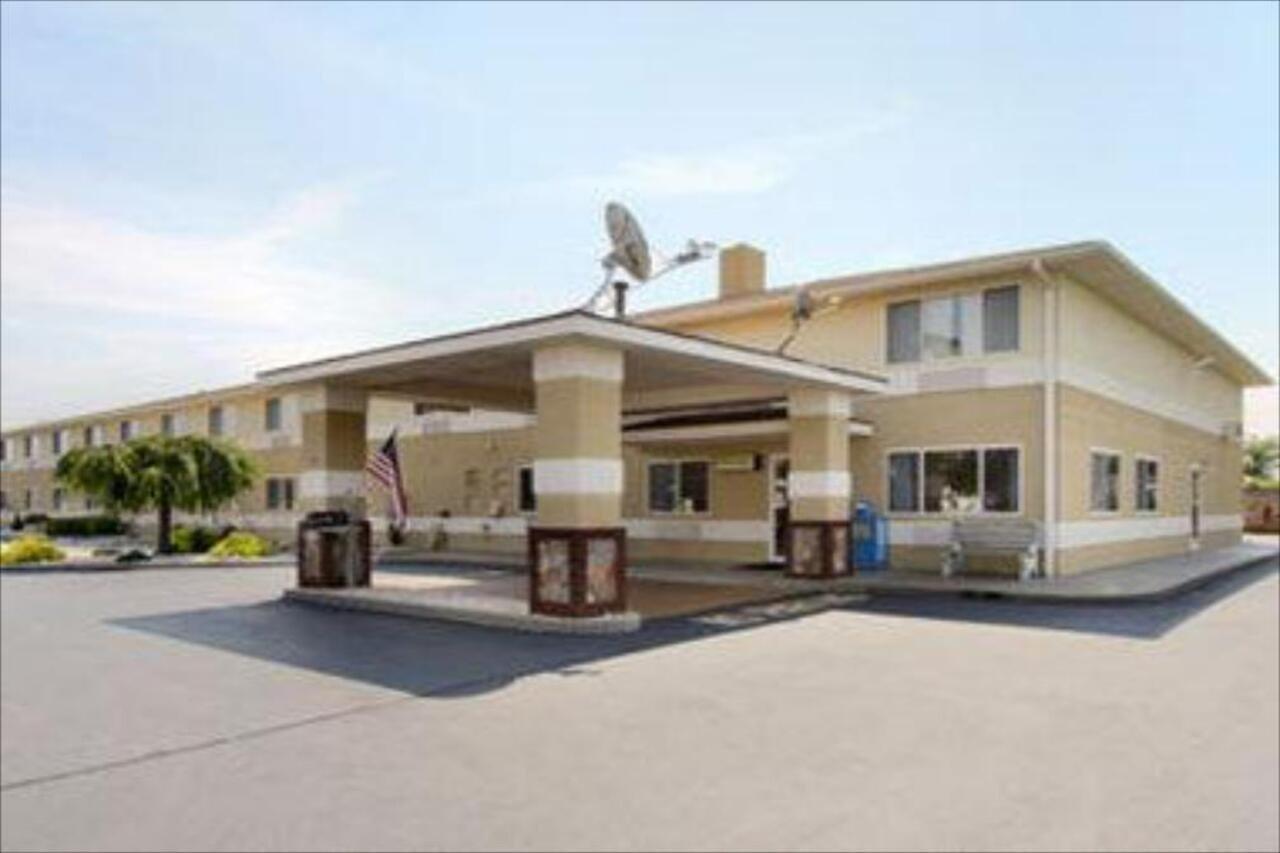 Super 8 by Wyndham Hanover Eksteriør bilde